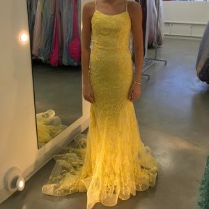 Yellow Sherri hill prom dress. Worn once in super great condition!! Size 00!